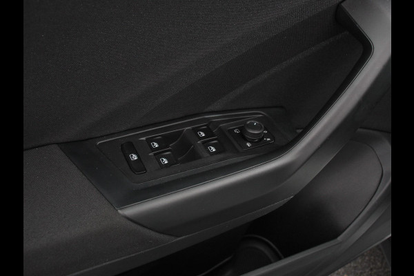 Volkswagen T-Roc 1.5 TSI 150pk DSG Life | Navigatie | Apple Carplay/Android Auto | Adaptive Cruise Control | Trekhaak | Parkeersensoren | Stoelverwarming | Ledverlichting | Getinte ramen | Climate Control |