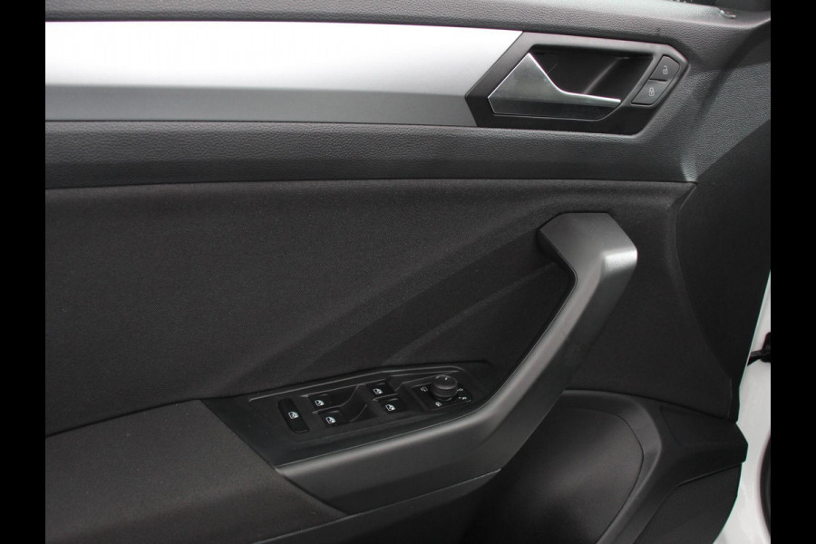 Volkswagen T-Roc 1.5 TSI 150pk DSG Life | Navigatie | Apple Carplay/Android Auto | Adaptive Cruise Control | Trekhaak | Parkeersensoren | Stoelverwarming | Ledverlichting | Getinte ramen | Climate Control |