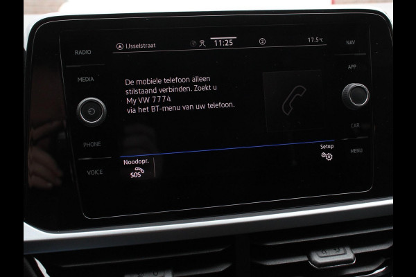 Volkswagen T-Roc 1.5 TSI 150pk DSG Life | Navigatie | Apple Carplay/Android Auto | Adaptive Cruise Control | Trekhaak | Parkeersensoren | Stoelverwarming | Ledverlichting | Getinte ramen | Climate Control |