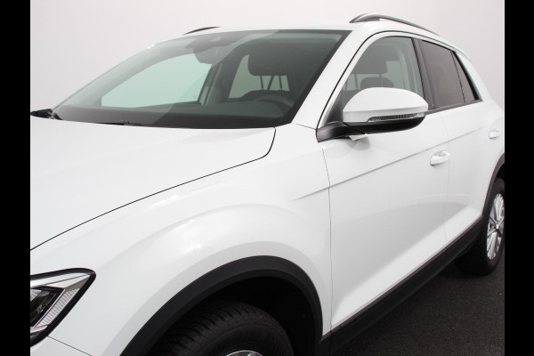 Volkswagen T-Roc 1.5 TSI 150pk DSG Life | Navigatie | Apple Carplay/Android Auto | Adaptive Cruise Control | Trekhaak | Parkeersensoren | Stoelverwarming | Ledverlichting | Getinte ramen | Climate Control |
