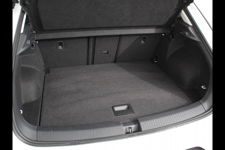 Volkswagen T-Roc 1.5 TSI 150pk DSG Life | Navigatie | Apple Carplay/Android Auto | Adaptive Cruise Control | Trekhaak | Parkeersensoren | Stoelverwarming | Ledverlichting | Getinte ramen | Climate Control |