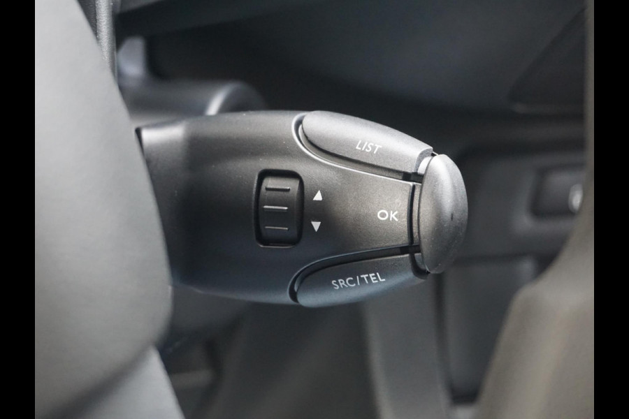 Opel Vivaro Electric L3 75 kWh | tot 8 jaar garantie | navigatie incl. Apple Carplay | airco | parkeersensoren | e-Call pakket | 3-zitplaatsen | rijklaarprijs