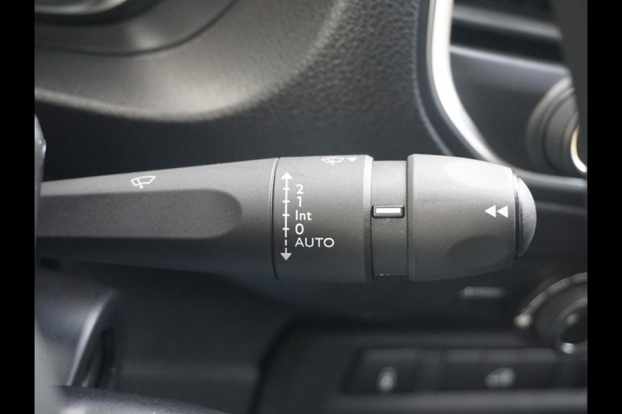 Opel Vivaro Electric L3 75 kWh | tot 8 jaar garantie | navigatie incl. Apple Carplay | airco | parkeersensoren | e-Call pakket | 3-zitplaatsen | rijklaarprijs