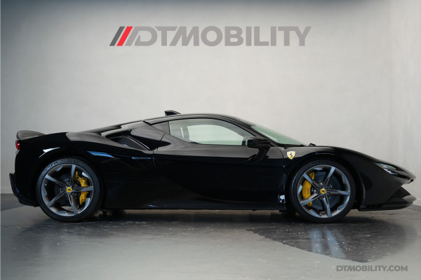 Ferrari SF90 Stradale 4.0 V8 | Assetto Fiorano | Daytona Racing seats |