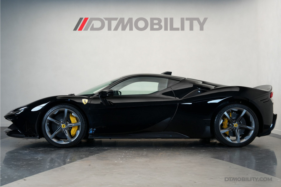 Ferrari SF90 Stradale 4.0 V8 | Assetto Fiorano | Daytona Racing seats |