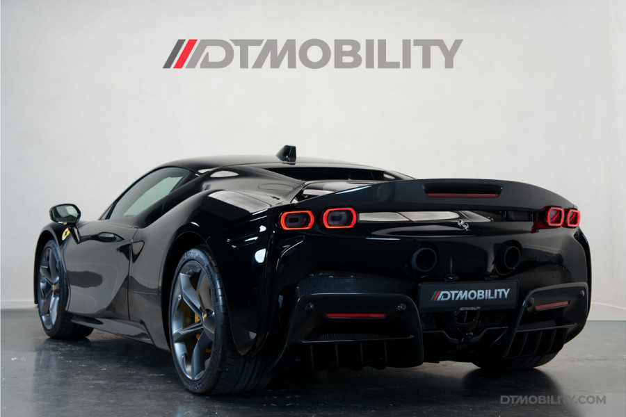 Ferrari SF90 Stradale 4.0 V8 | Assetto Fiorano | Daytona Racing seats |