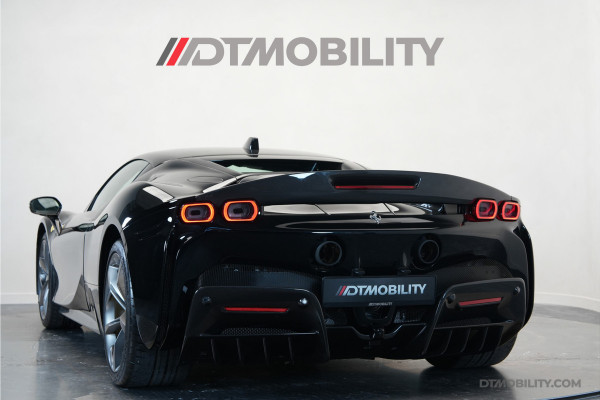 Ferrari SF90 Stradale 4.0 V8 | Assetto Fiorano | Daytona Racing seats |