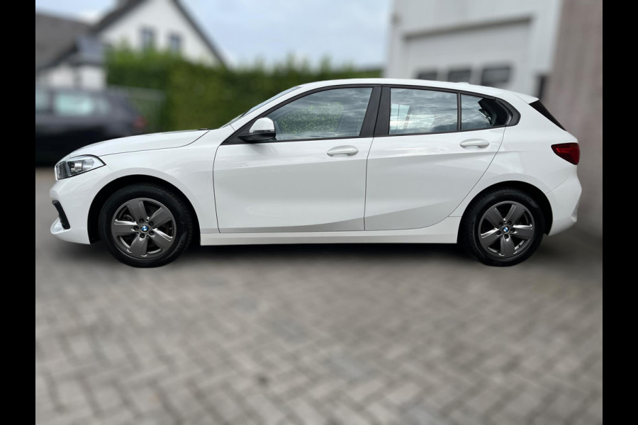 BMW 1-serie 118i Corporate High Executive 140PK / AUTOMAAT / 4-SEIZ. BANDEN / PDC / NAVI / CRUISE