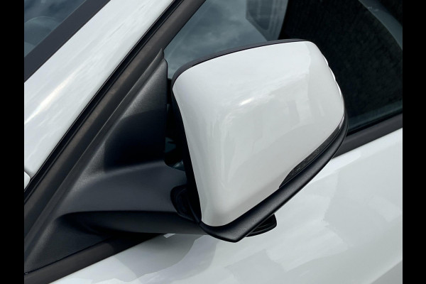 BMW 1-serie 118i Corporate High Executive 140PK / AUTOMAAT / 4-SEIZ. BANDEN / PDC / NAVI / CRUISE