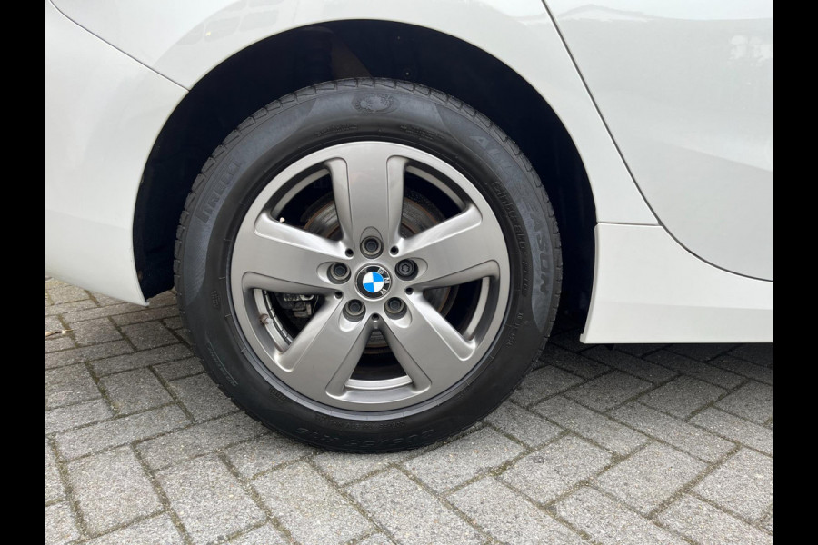 BMW 1-serie 118i Corporate High Executive 140PK / AUTOMAAT / 4-SEIZ. BANDEN / PDC / NAVI / CRUISE