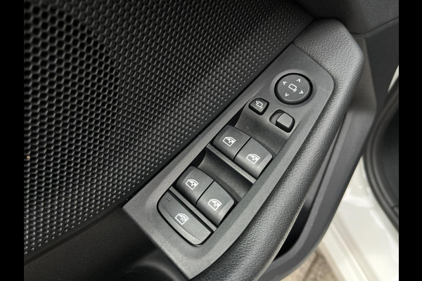 BMW 1-serie 118i Corporate High Executive 140PK / AUTOMAAT / 4-SEIZ. BANDEN / PDC / NAVI / CRUISE