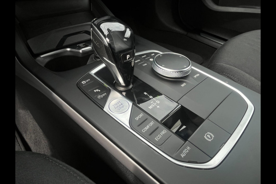 BMW 1-serie 118i Corporate High Executive 140PK / AUTOMAAT / 4-SEIZ. BANDEN / PDC / NAVI / CRUISE