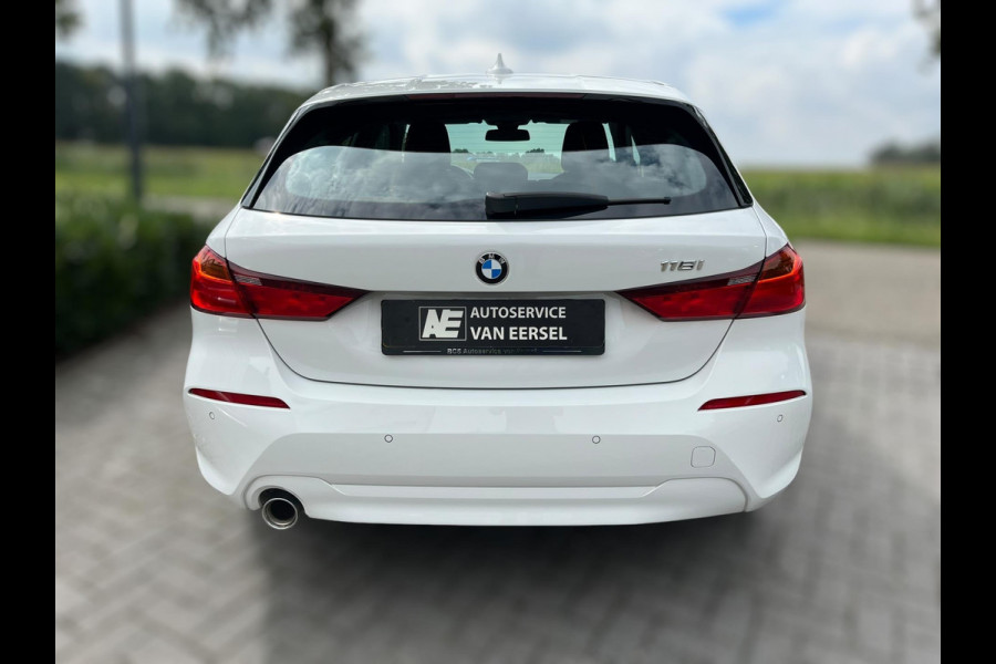 BMW 1-serie 118i Corporate High Executive 140PK / AUTOMAAT / 4-SEIZ. BANDEN / PDC / NAVI / CRUISE