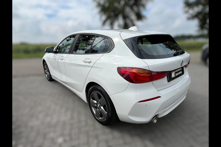 BMW 1-serie 118i Corporate High Executive 140PK / AUTOMAAT / 4-SEIZ. BANDEN / PDC / NAVI / CRUISE