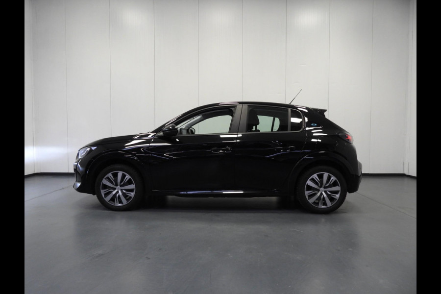 Peugeot e-208 EV Active Pack 50 kWh NAVI/CLIMA/CRUISE/PDC!