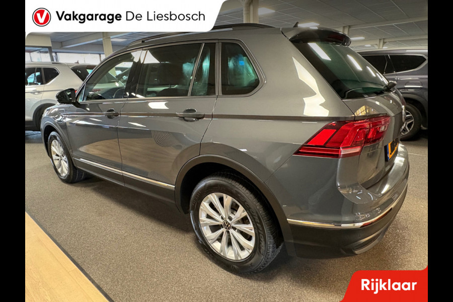 Volkswagen Tiguan 1.4 TSI eHybrid comfort Business / navi / camera / carplay / boeken