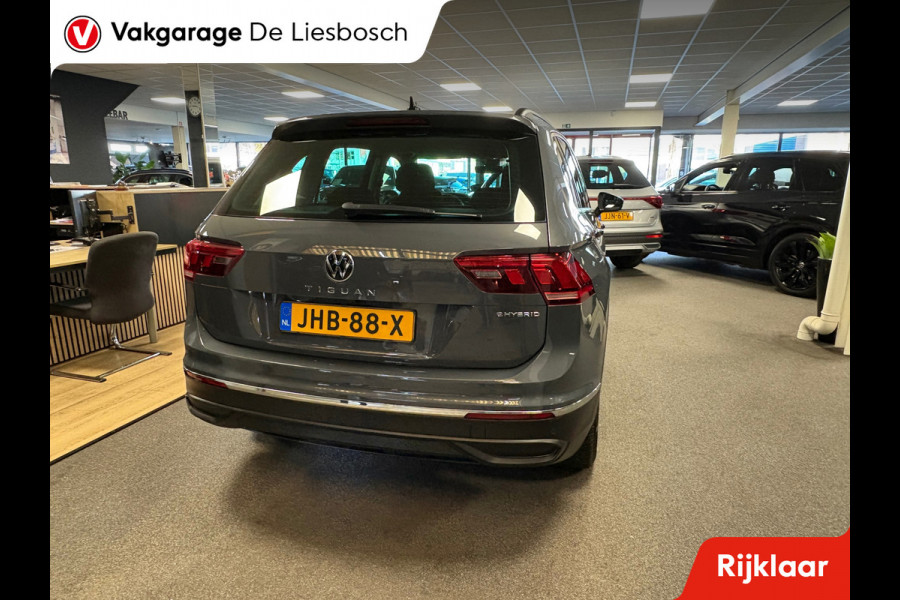 Volkswagen Tiguan 1.4 TSI eHybrid comfort Business / navi / camera / carplay / boeken