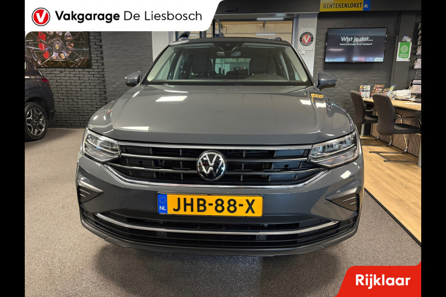Volkswagen Tiguan 1.4 TSI eHybrid comfort Business / navi / camera / carplay / boeken
