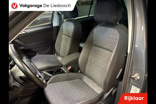 Volkswagen Tiguan 1.4 TSI eHybrid comfort Business / navi / camera / carplay / boeken