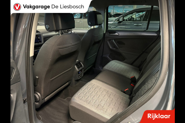 Volkswagen Tiguan 1.4 TSI eHybrid comfort Business / navi / camera / carplay / boeken