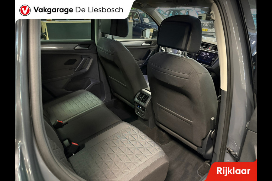 Volkswagen Tiguan 1.4 TSI eHybrid comfort Business / navi / camera / carplay / boeken
