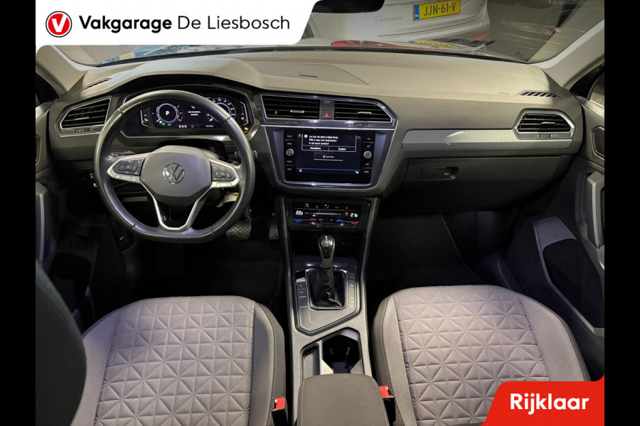 Volkswagen Tiguan 1.4 TSI eHybrid comfort Business / navi / camera / carplay / boeken
