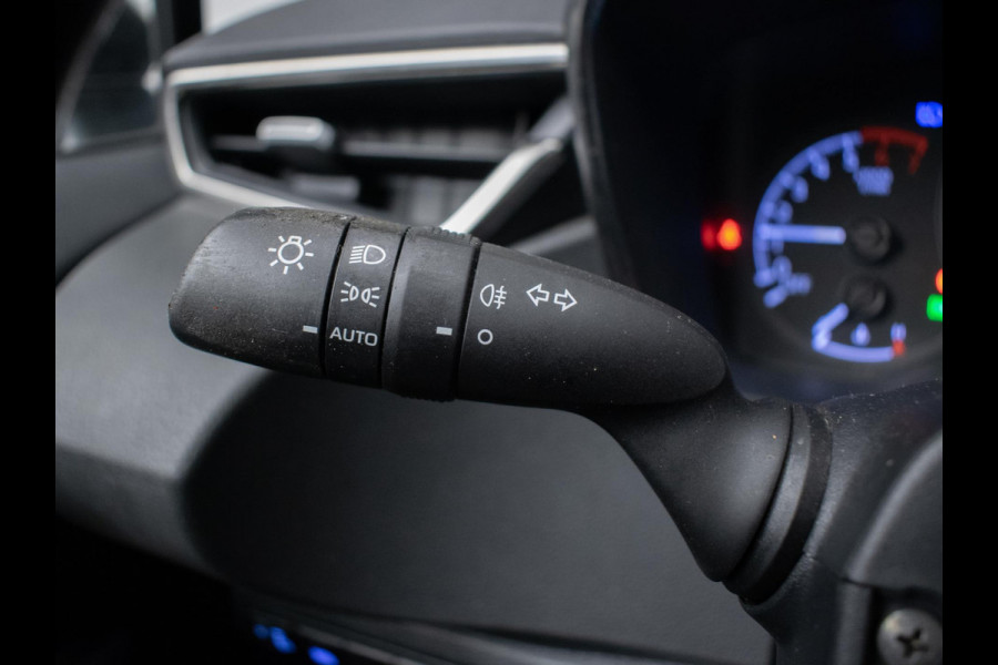 Toyota Corolla Touring Sports 1.8 Hybrid Active Sport (NAVI,CLIMATE,ADAPTIVE CRUISE,CAMERA,PDC,SPORTSTOELEN,LM VELGEN,NETTE STAAT)