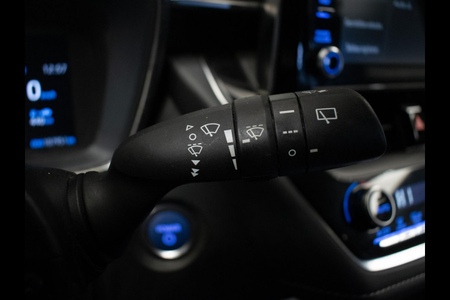 Toyota Corolla Touring Sports 1.8 Hybrid Active Sport (NAVI,CLIMATE,ADAPTIVE CRUISE,CAMERA,PDC,SPORTSTOELEN,LM VELGEN,NETTE STAAT)