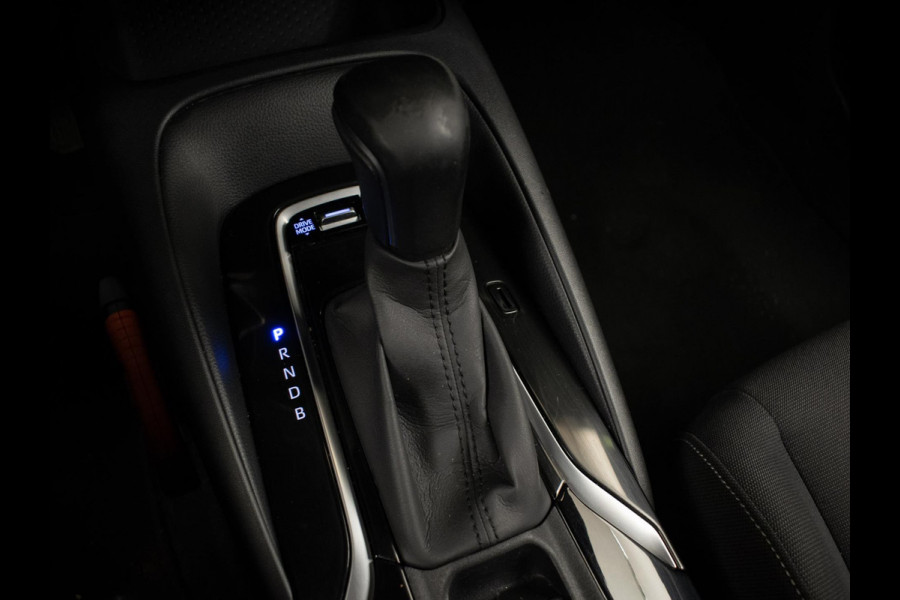 Toyota Corolla Touring Sports 1.8 Hybrid Active Sport (NAVI,CLIMATE,ADAPTIVE CRUISE,CAMERA,PDC,SPORTSTOELEN,LM VELGEN,NETTE STAAT)