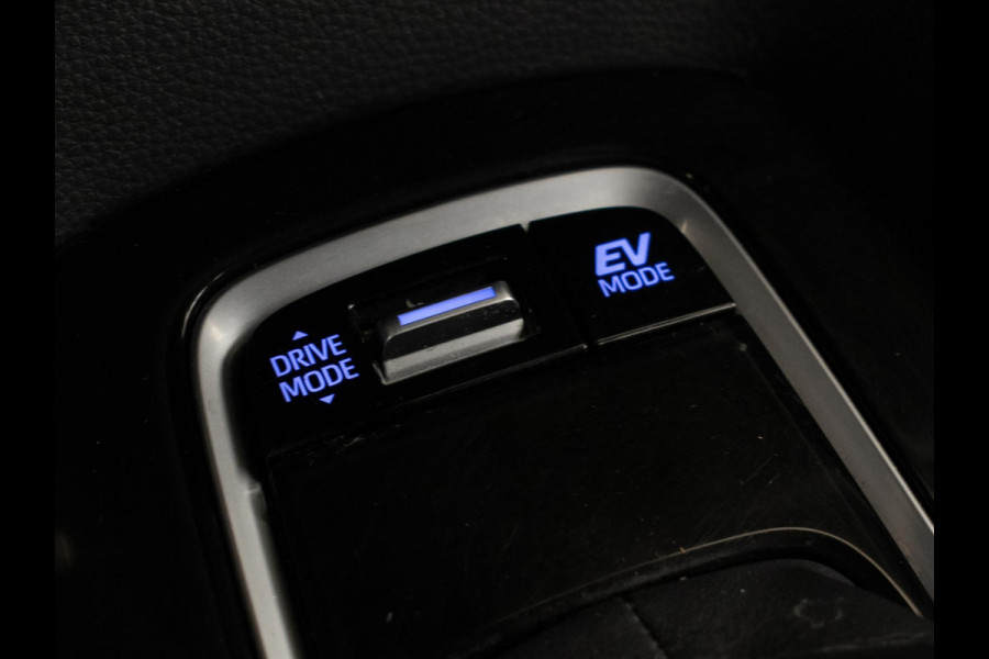 Toyota Corolla Touring Sports 1.8 Hybrid Active Sport (NAVI,CLIMATE,ADAPTIVE CRUISE,CAMERA,PDC,SPORTSTOELEN,LM VELGEN,NETTE STAAT)