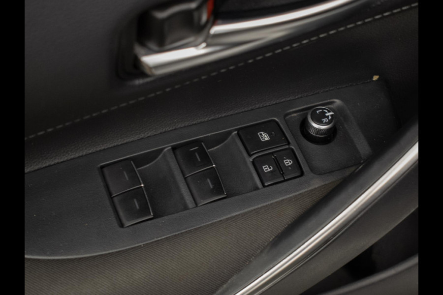 Toyota Corolla Touring Sports 1.8 Hybrid Active Sport (NAVI,CLIMATE,ADAPTIVE CRUISE,CAMERA,PDC,SPORTSTOELEN,LM VELGEN,NETTE STAAT)