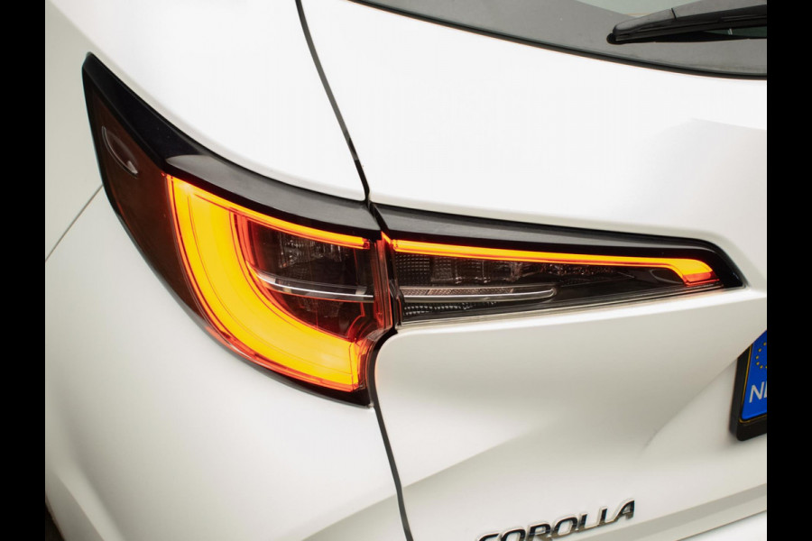 Toyota Corolla Touring Sports 1.8 Hybrid Active Sport (NAVI,CLIMATE,ADAPTIVE CRUISE,CAMERA,PDC,SPORTSTOELEN,LM VELGEN,NETTE STAAT)
