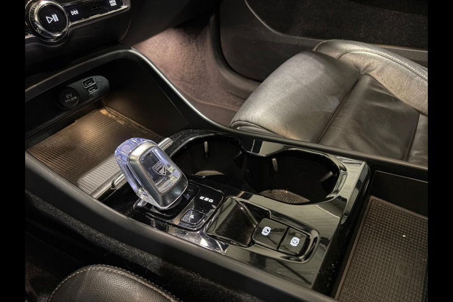 Volvo XC40 T5 Aut. Plug-in Hybrid Inscription Leder Parkeercamera 262pk