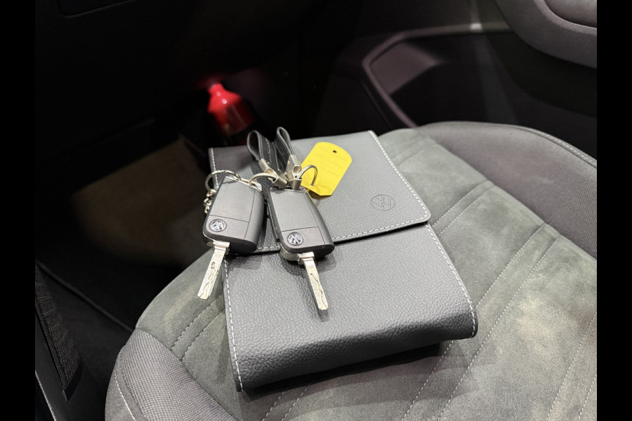 Volkswagen Touran 7p 1.5 TSI 150pk DSG Highline | ACC | Full Led