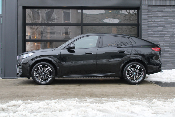 BMW X2 sDrive20i | BTW | M-SPORT | 360 CAMERA | HUD | KEYLESS | SPORTSTOELEN |