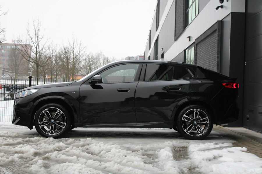 BMW X2 sDrive20i | BTW | M-SPORT | 360 CAMERA | HUD | KEYLESS | SPORTSTOELEN |