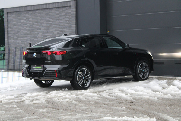 BMW X2 sDrive20i | BTW | M-SPORT | 360 CAMERA | HUD | KEYLESS | SPORTSTOELEN |