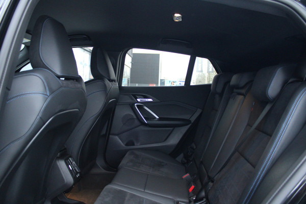 BMW X2 sDrive20i | BTW | M-SPORT | 360 CAMERA | HUD | KEYLESS | SPORTSTOELEN |