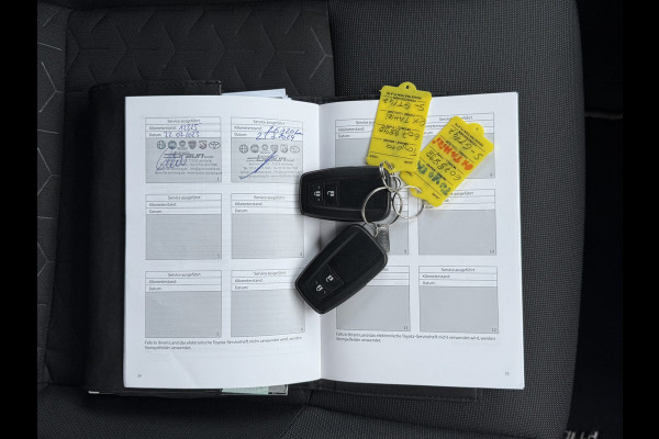 Toyota Corolla Touring Sports 2.0 Hybrid Team D | CarPlay | ACC | Camera | LED | DAB+ | 17 inch