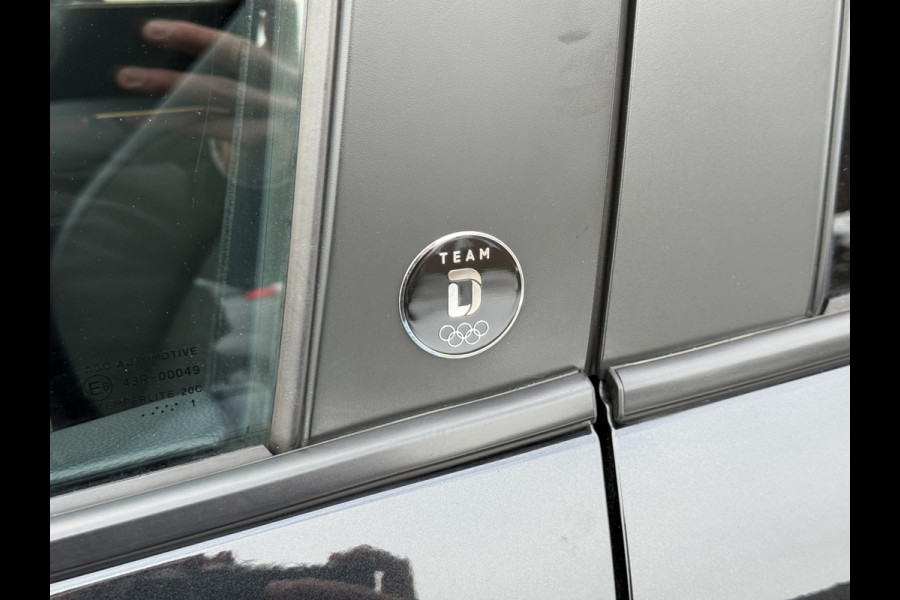 Toyota Corolla Touring Sports 2.0 Hybrid Team D | CarPlay | ACC | Camera | LED | DAB+ | 17 inch