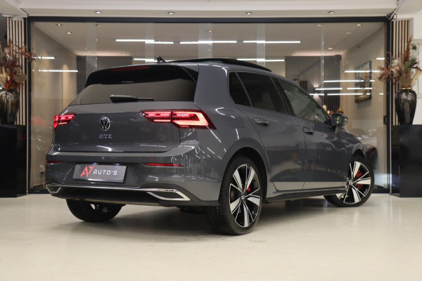 Volkswagen Golf 1.4 eHybrid GTE / PANO/HUD/IQLIGHT/MEM/CARPLAY/VOL