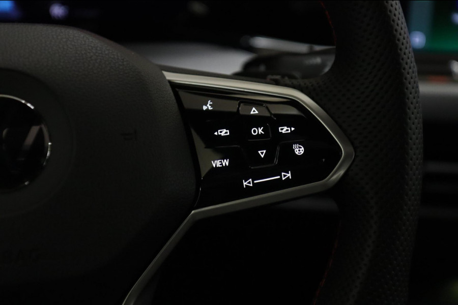 Volkswagen Golf 1.4 eHybrid GTE / PANO/HUD/IQLIGHT/MEM/CARPLAY/VOL