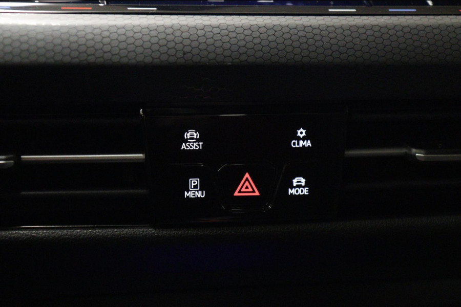 Volkswagen Golf 1.4 eHybrid GTE / PANO/HUD/IQLIGHT/MEM/CARPLAY/VOL