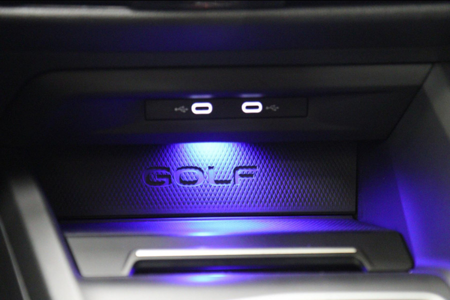 Volkswagen Golf 1.4 eHybrid GTE / PANO/HUD/IQLIGHT/MEM/CARPLAY/VOL