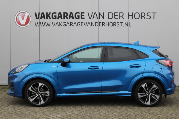 Ford Puma 1.0-155pk EcoBoost Hybrid ST-Line X. Erg mooi, nette, luxe en sportieve Ford Puma ! Autm. airco, stoel-, stuur- en voorraamverw., camera, elektr. achterkl., trekhaak+afneemb. kogel, B&O soundsyst., lane- en side assist, adapt. cruise cntrl, LED verl. etc.