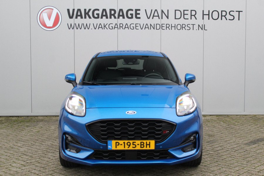 Ford Puma 1.0-155pk EcoBoost Hybrid ST-Line X. Erg mooi, nette, luxe en sportieve Ford Puma ! Autm. airco, stoel-, stuur- en voorraamverw., camera, elektr. achterkl., trekhaak+afneemb. kogel, B&O soundsyst., lane- en side assist, adapt. cruise cntrl, LED verl. etc.