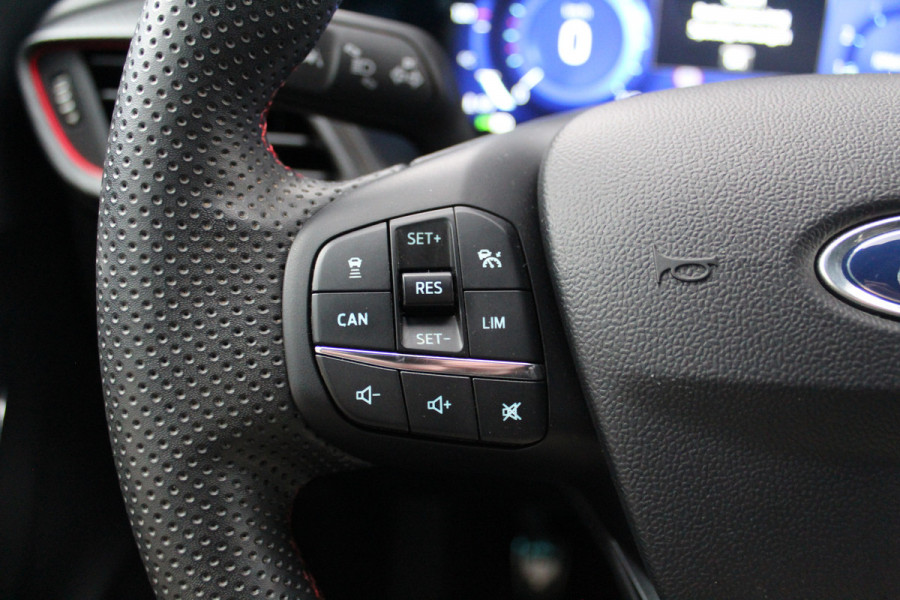 Ford Puma 1.0-155pk EcoBoost Hybrid ST-Line X. Erg mooi, nette, luxe en sportieve Ford Puma ! Autm. airco, stoel-, stuur- en voorraamverw., camera, elektr. achterkl., trekhaak+afneemb. kogel, B&O soundsyst., lane- en side assist, adapt. cruise cntrl, LED verl. etc.