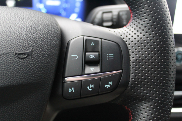 Ford Puma 1.0-155pk EcoBoost Hybrid ST-Line X. Erg mooi, nette, luxe en sportieve Ford Puma ! Autm. airco, stoel-, stuur- en voorraamverw., camera, elektr. achterkl., trekhaak+afneemb. kogel, B&O soundsyst., lane- en side assist, adapt. cruise cntrl, LED verl. etc.