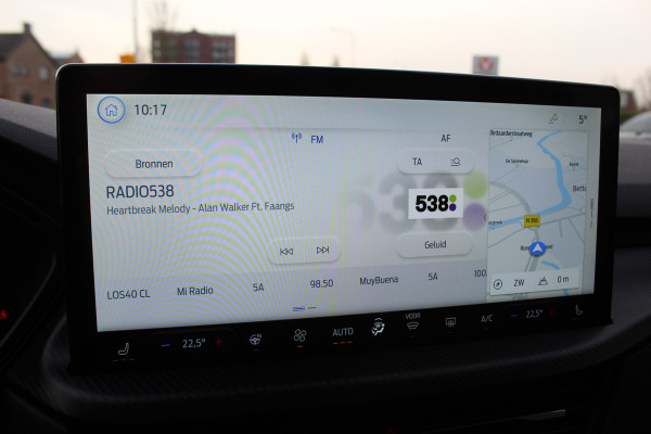 Ford Kuga 2.5-243pk PHEV ST-Line X. Nieuwste model ! Van €. 54.937,- voor €. 43.735,- ! Trekgewicht 2.100kg ! Elektr. panoramadak, Elektr. inklapb. trekhaak, stoel-, stuur- en voorraamverw., lane- en side assist, 360gr. camera, HUD, Apple/Android, Elektr. verstelb. stoelen, LED verl. etc etc