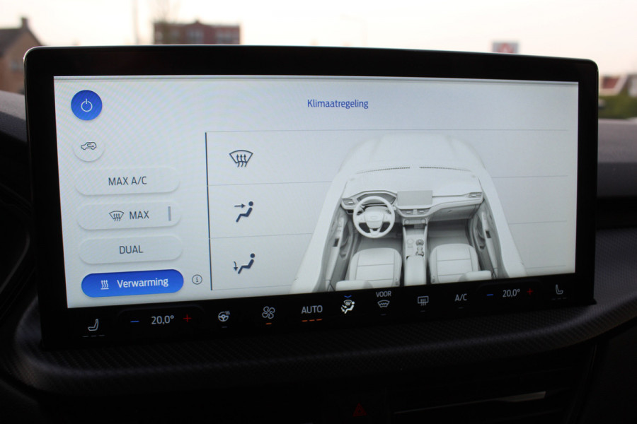 Ford Kuga 2.5-243pk PHEV ST-Line X. Nieuwste model ! Van €. 54.937,- voor €. 43.735,- ! Trekgewicht 2.100kg ! Elektr. panoramadak, Elektr. inklapb. trekhaak, stoel-, stuur- en voorraamverw., lane- en side assist, 360gr. camera, HUD, Apple/Android, Elektr. verstelb. stoelen, LED verl. etc etc